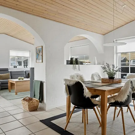 Three-bedroom In Harboore Harboør