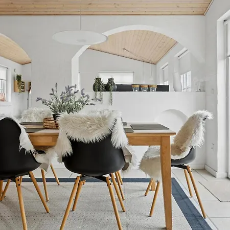 Three-bedroom In Harboore Harboør