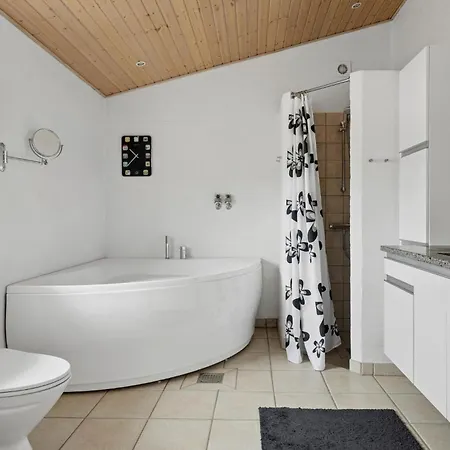 Сasa de vacaciones Three-bedroom In Harboore Harboør